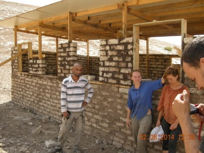 Volunteers build Samra School