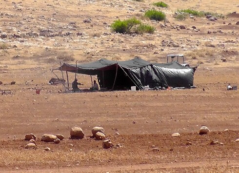 Tent_in_Al_Hadidya_Rebuilt_After_Being_Destroyed_by_the_Israeli_Military.red