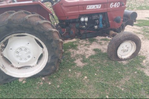 Palestinian farmers beaten by settlers and occupation soldiers in Khirbet Yarza